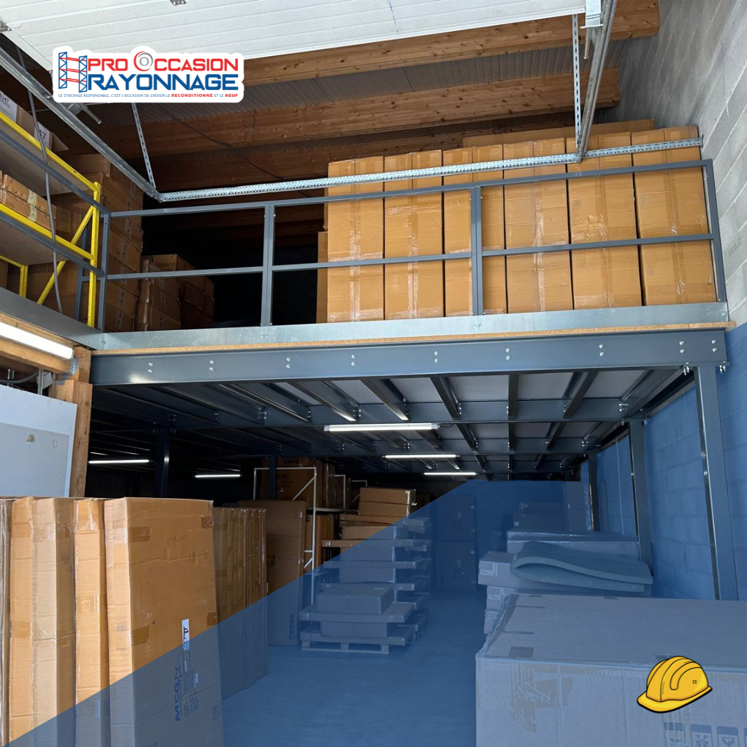 Mezzanine industrielle grise d'occasion – 142,7 m² 